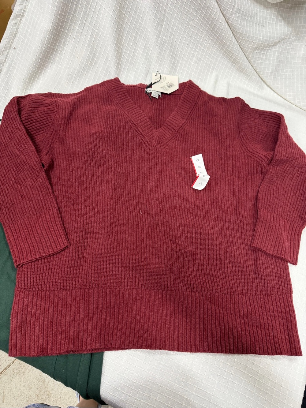 Women’s Ava & viv plus  V-Neck Ribbed Sweater - wine